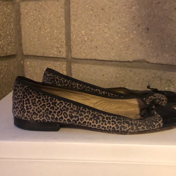 Leopard print and Patent Black toe flats - Picture 2 of 6